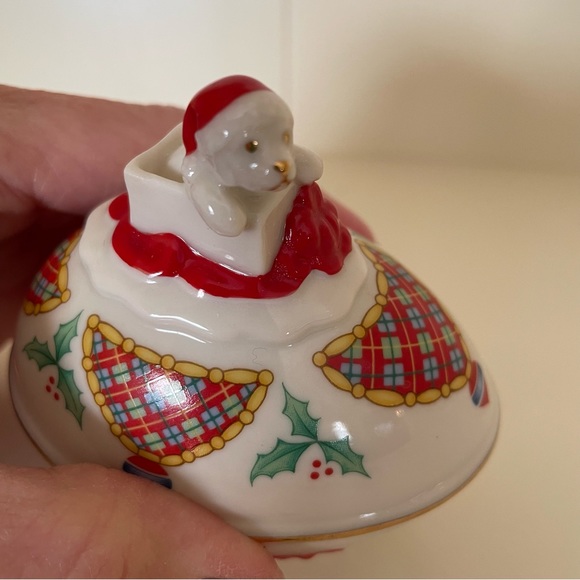 Lenox CHRISTMAS Egg 1994 Lmtd. Edition  THE CHRISTMAS SURPRISE COLLECTOR EGG Dog - Picture 7 of 10